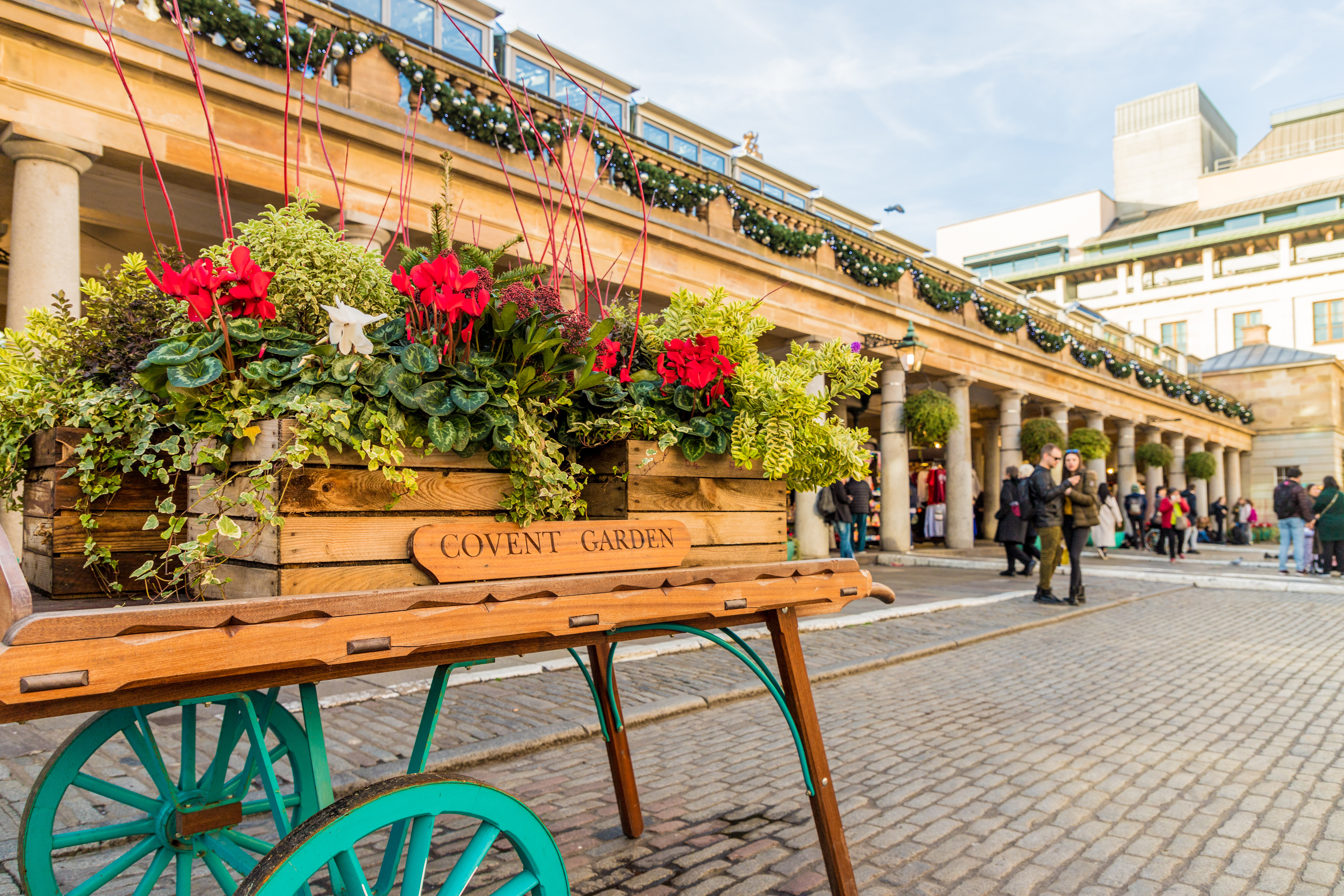 Ein Blumenwagen im Stadtviertel Covent Garden